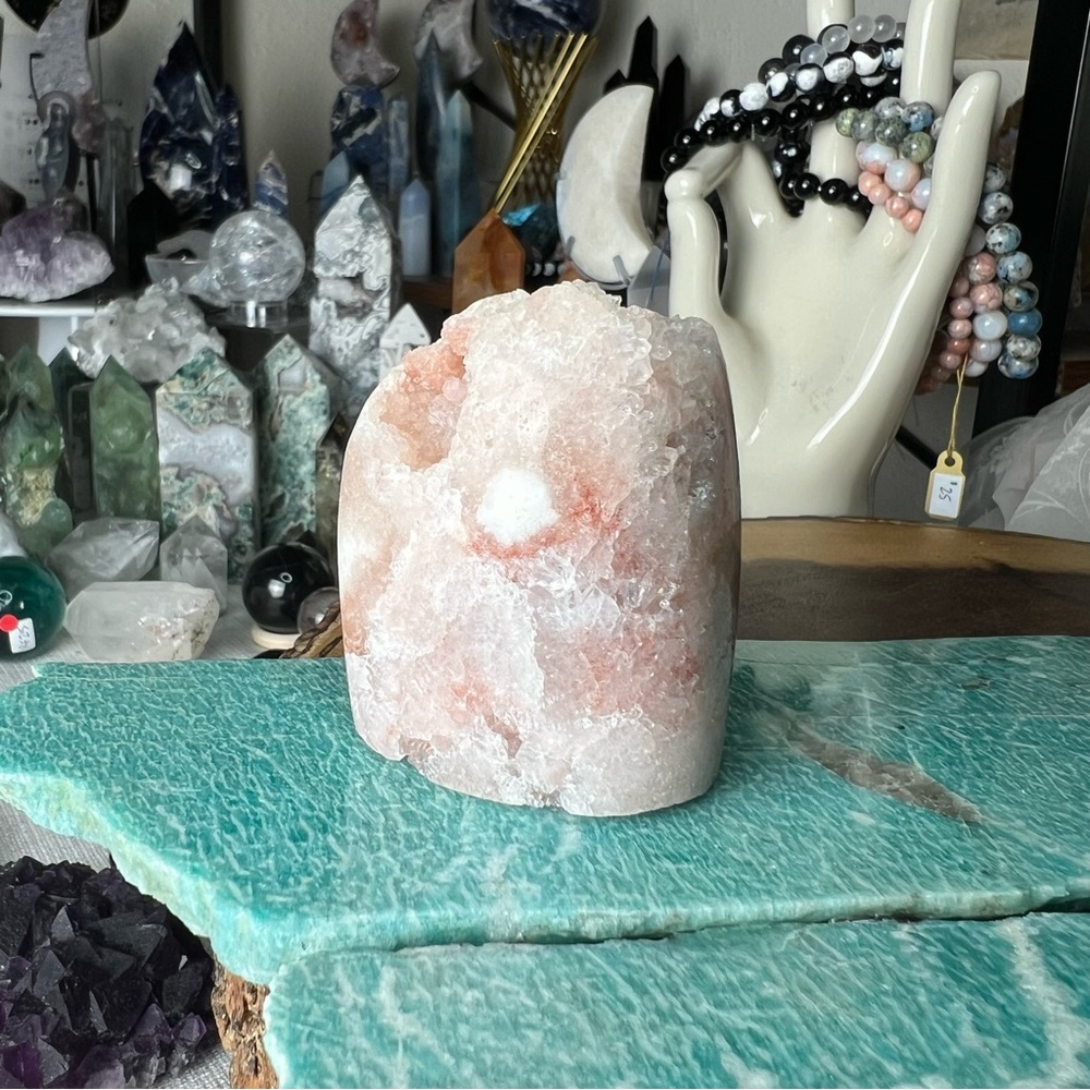 Pink amethyst freeform - Picture 7 of 9